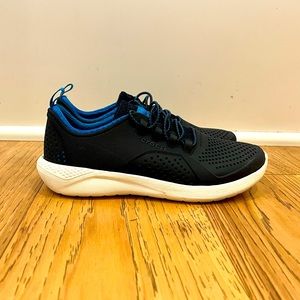 Crocs Kids Lite Ride Sneaker, Size 2